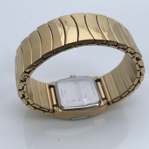 JoanRivers Classics Women Watch Gold Tone … - Picture 8 of 8